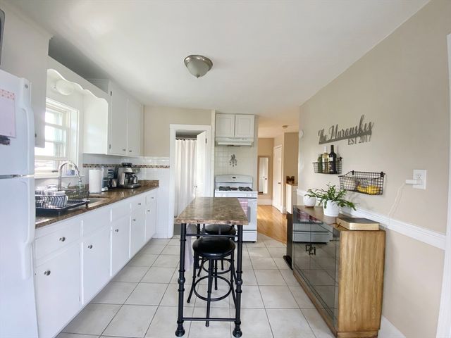 643 Saratoga St 3, Boston, MA 02128