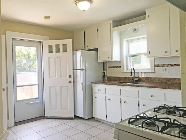 643 Saratoga St 3, Boston, MA 02128