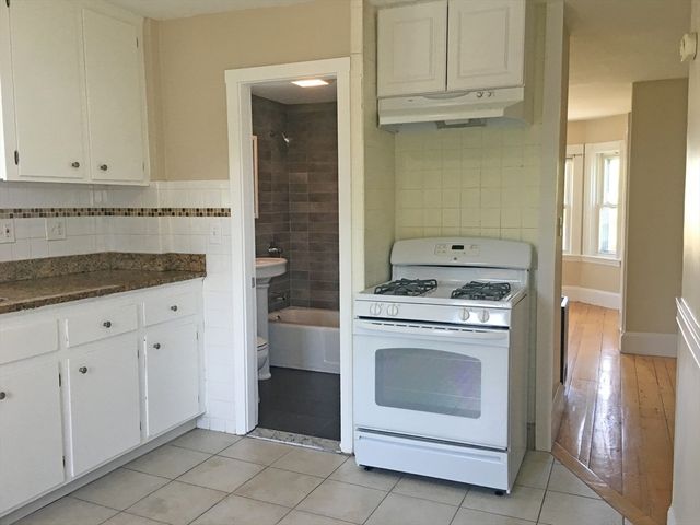 643 Saratoga St 3, Boston, MA 02128
