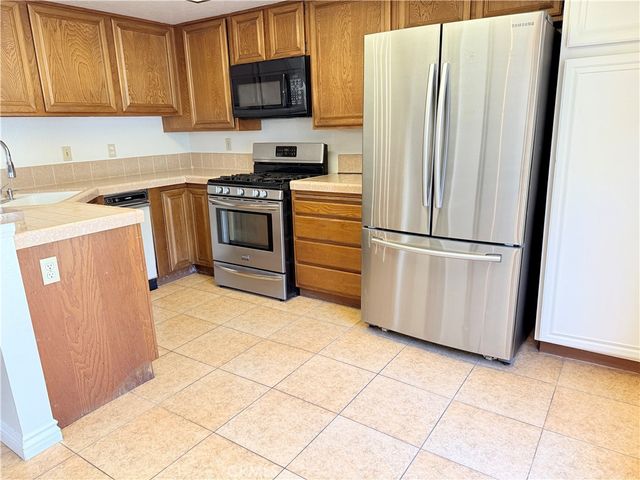 105 E Rosewood Court 5, Ontario, CA 91764