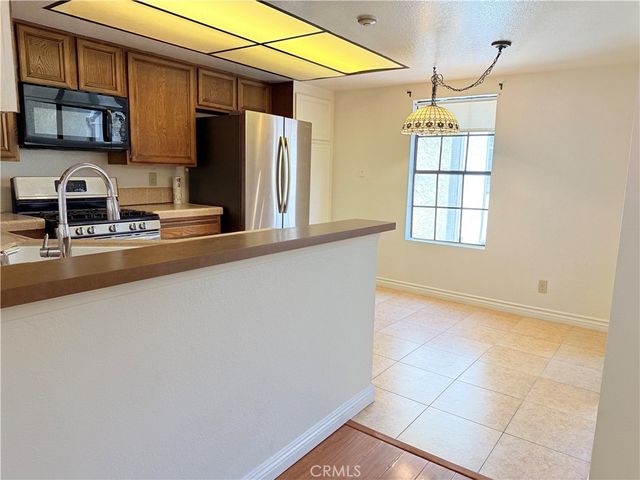 105 E Rosewood Court 5, Ontario, CA 91764