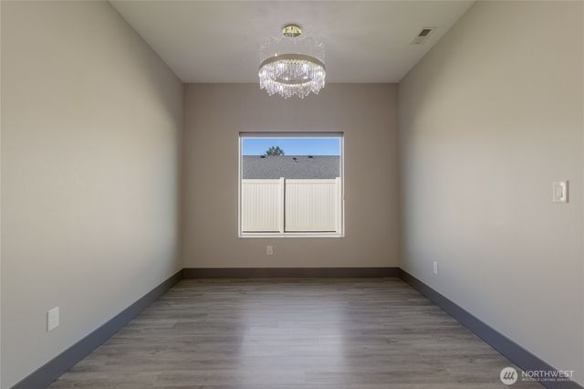 35 NE Alpine Drive, College Place, WA 99324