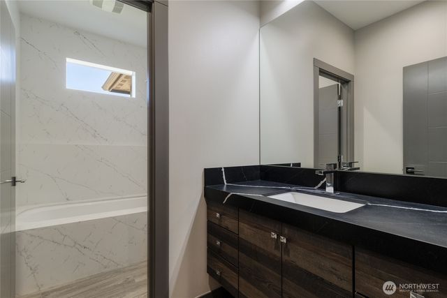 35 NE Alpine Drive, College Place, WA 99324