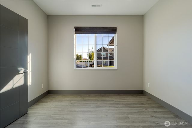 35 NE Alpine Drive, College Place, WA 99324