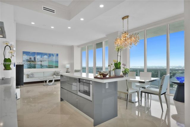 4779 Collins Ave PH 4301, Miami Beach, FL 33140