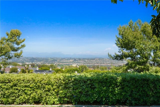 12 Saphir Way, Aliso Viejo, CA 92656