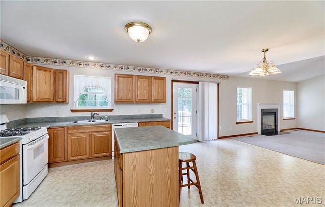 25 Spanish Oak Court, Troy, MO 63379
