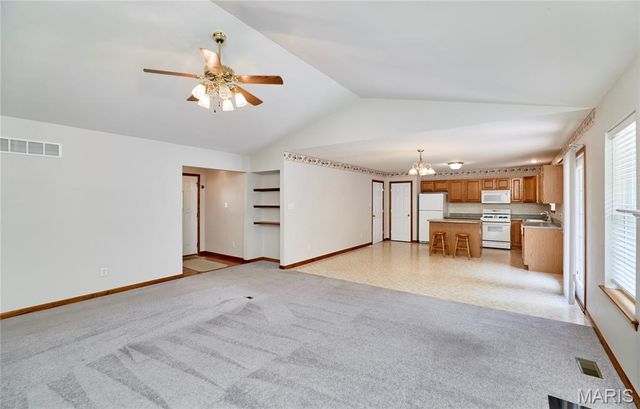 25 Spanish Oak Court, Troy, MO 63379