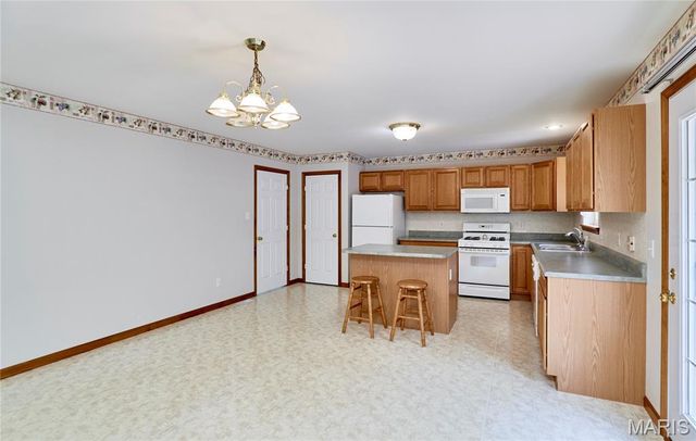 25 Spanish Oak Court, Troy, MO 63379