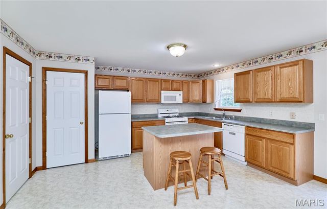 25 Spanish Oak Court, Troy, MO 63379