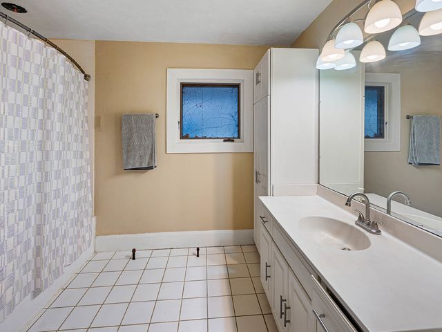 812 Garfield Avenue, Rockford, IL 61103