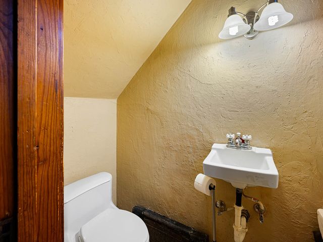 812 Garfield Avenue, Rockford, IL 61103