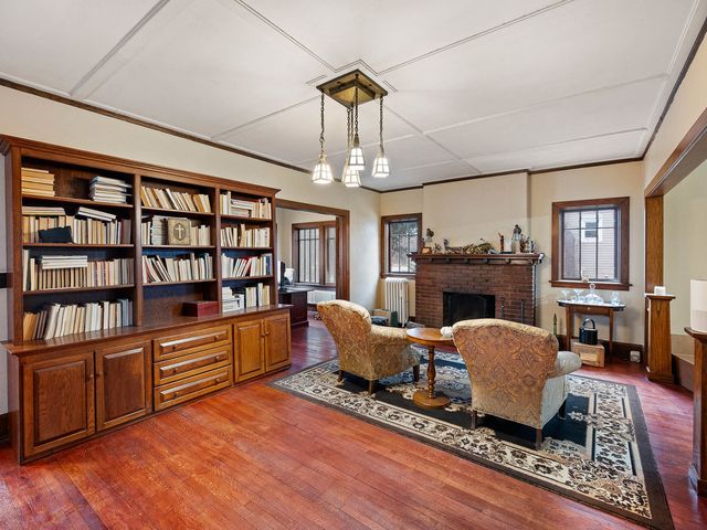 812 Garfield Avenue, Rockford, IL 61103