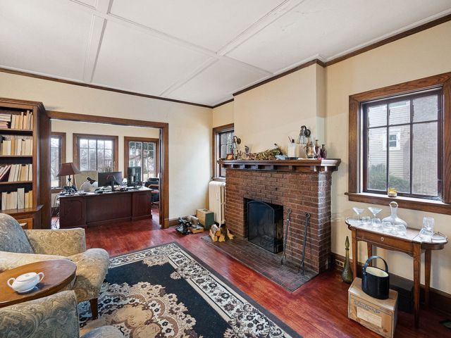 812 Garfield Avenue, Rockford, IL 61103