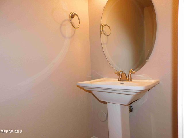 10021 RAILROAD Drive 303, El Paso, TX 79924