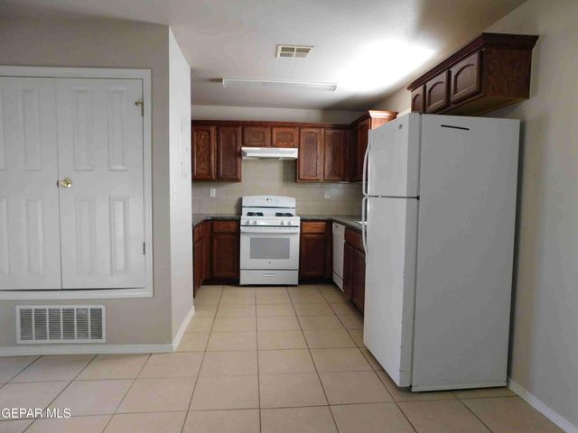 10021 RAILROAD Drive 303, El Paso, TX 79924