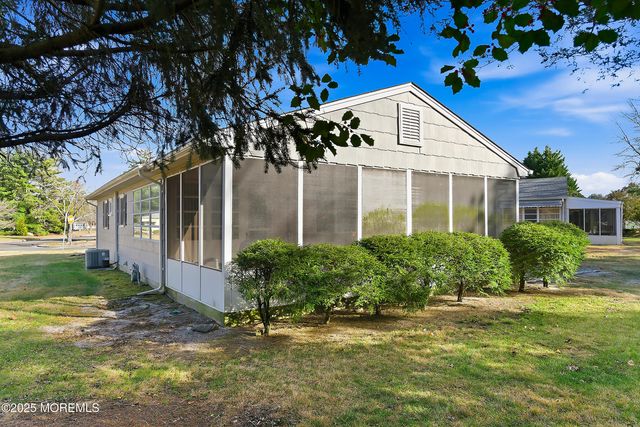 1111 Waterberry Court S, Toms River, NJ 08757