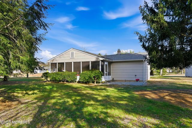 1111 Waterberry Court S, Toms River, NJ 08757