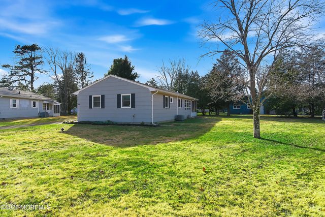 1111 Waterberry Court S, Toms River, NJ 08757