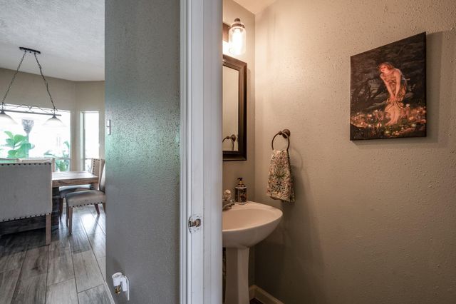 1015 Highlands Woods Drive, Highlands, TX 77562