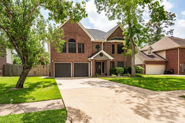 1015 Highlands Woods Drive, Highlands, TX 77562