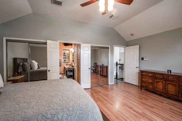 1015 Highlands Woods Drive, Highlands, TX 77562