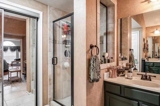 1015 Highlands Woods Drive, Highlands, TX 77562