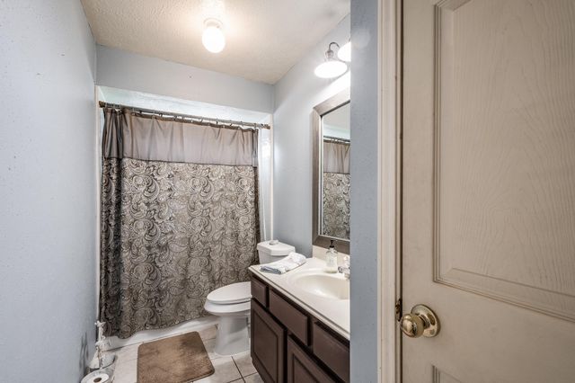 1015 Highlands Woods Drive, Highlands, TX 77562