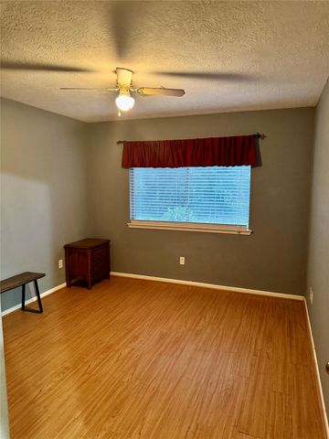 1015 Highlands Woods Drive, Highlands, TX 77562