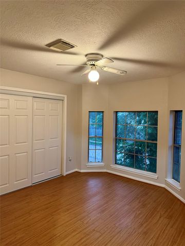 1015 Highlands Woods Drive, Highlands, TX 77562