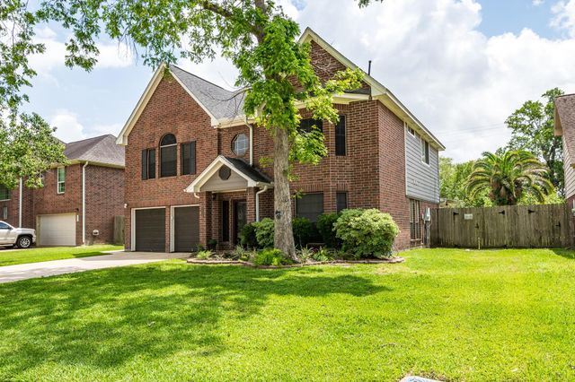 1015 Highlands Woods Drive, Highlands, TX 77562