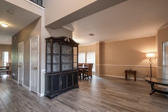 1015 Highlands Woods Drive, Highlands, TX 77562