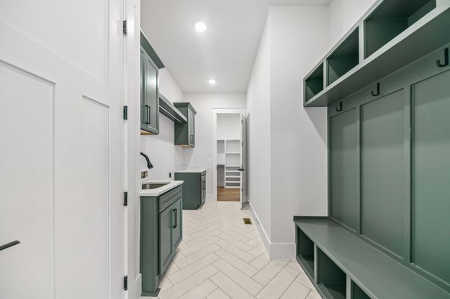 15 Peyton Place, Columbia, TN 38401