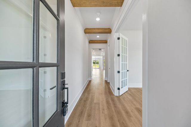 15 Peyton Place, Columbia, TN 38401