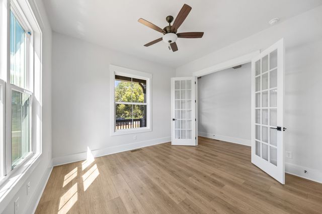 15 Peyton Place, Columbia, TN 38401