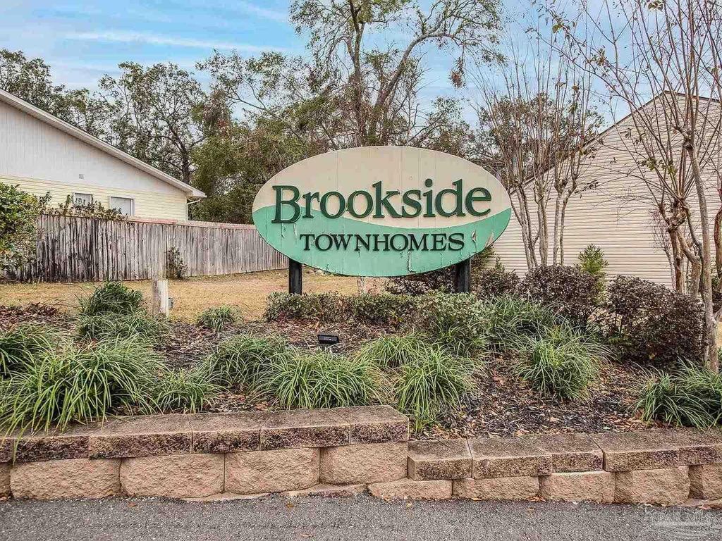 929 Brookside Pl, Pensacola, FL 32503