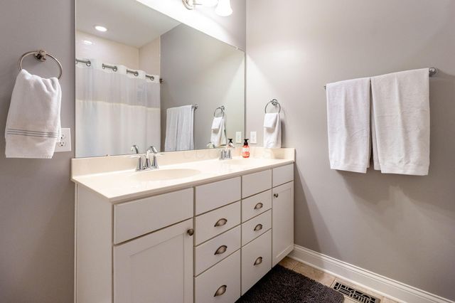 7930 Cole Park N, New Albany, OH 43054