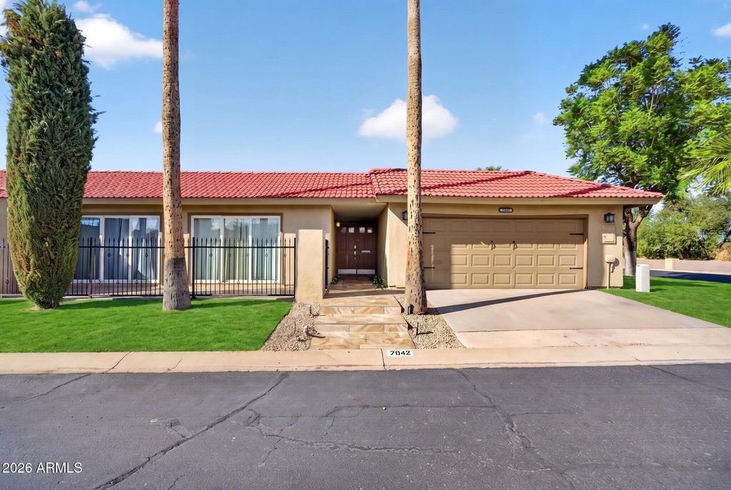 7842 E MONTEROSA Street, Scottsdale, AZ 85251 — photo 2