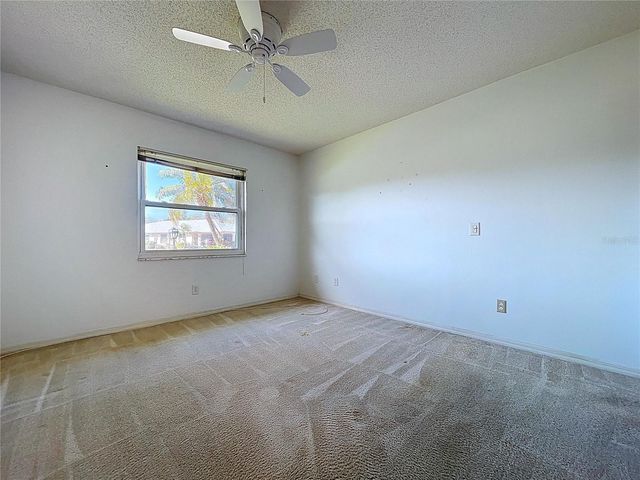 2102 HEMBURY PLACE SE 34, Sun City Center, FL 33573