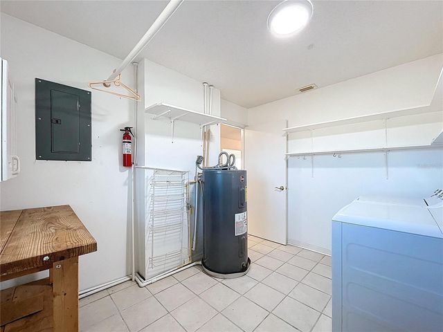 2102 HEMBURY PLACE SE 34, Sun City Center, FL 33573