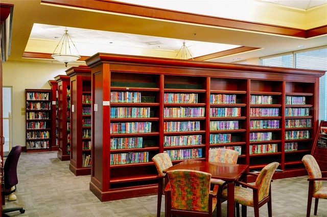 2102 HEMBURY PLACE SE 34, Sun City Center, FL 33573