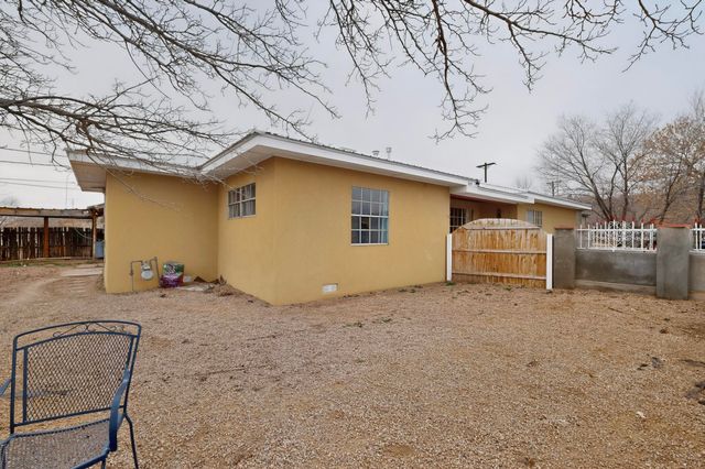 5012 Ute Drive NW, Albuquerque, NM 87105