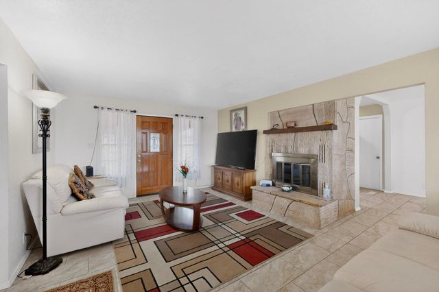 5012 Ute Drive NW, Albuquerque, NM 87105