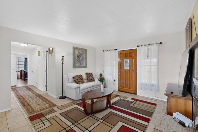 5012 Ute Drive NW, Albuquerque, NM 87105