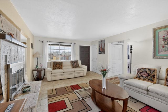 5012 Ute Drive NW, Albuquerque, NM 87105