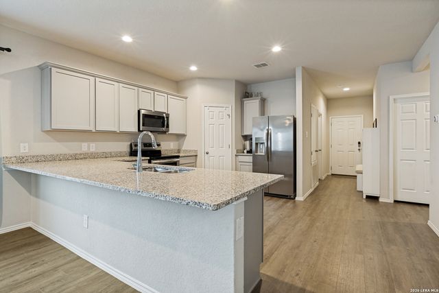 13011 HEATHERS SUN, St Hedwig, TX 78152