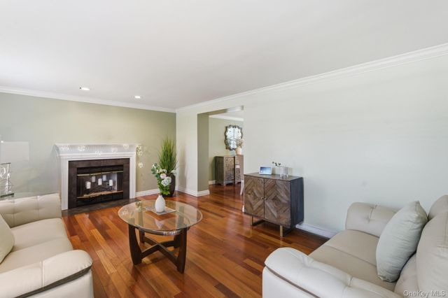 39 Foreston Circle, Manorville, NY 11949