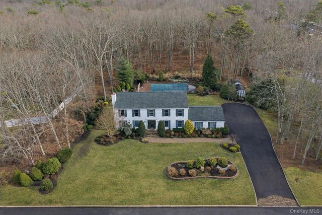 39 Foreston Circle, Manorville, NY 11949