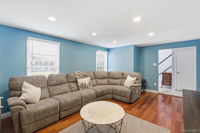 39 Foreston Circle, Manorville, NY 11949