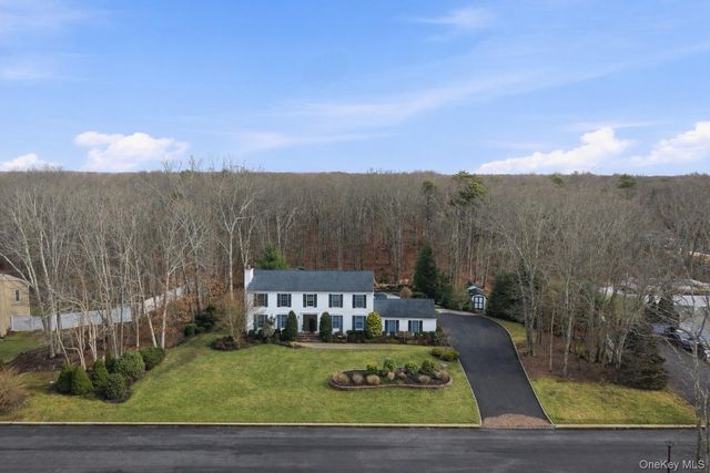 39 Foreston Circle, Manorville, NY 11949